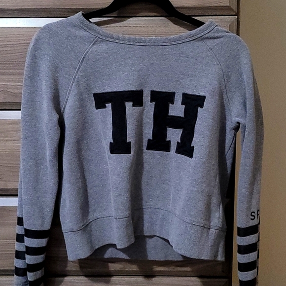 Tommy Hillgifer Sweater - Picture 1 of 1